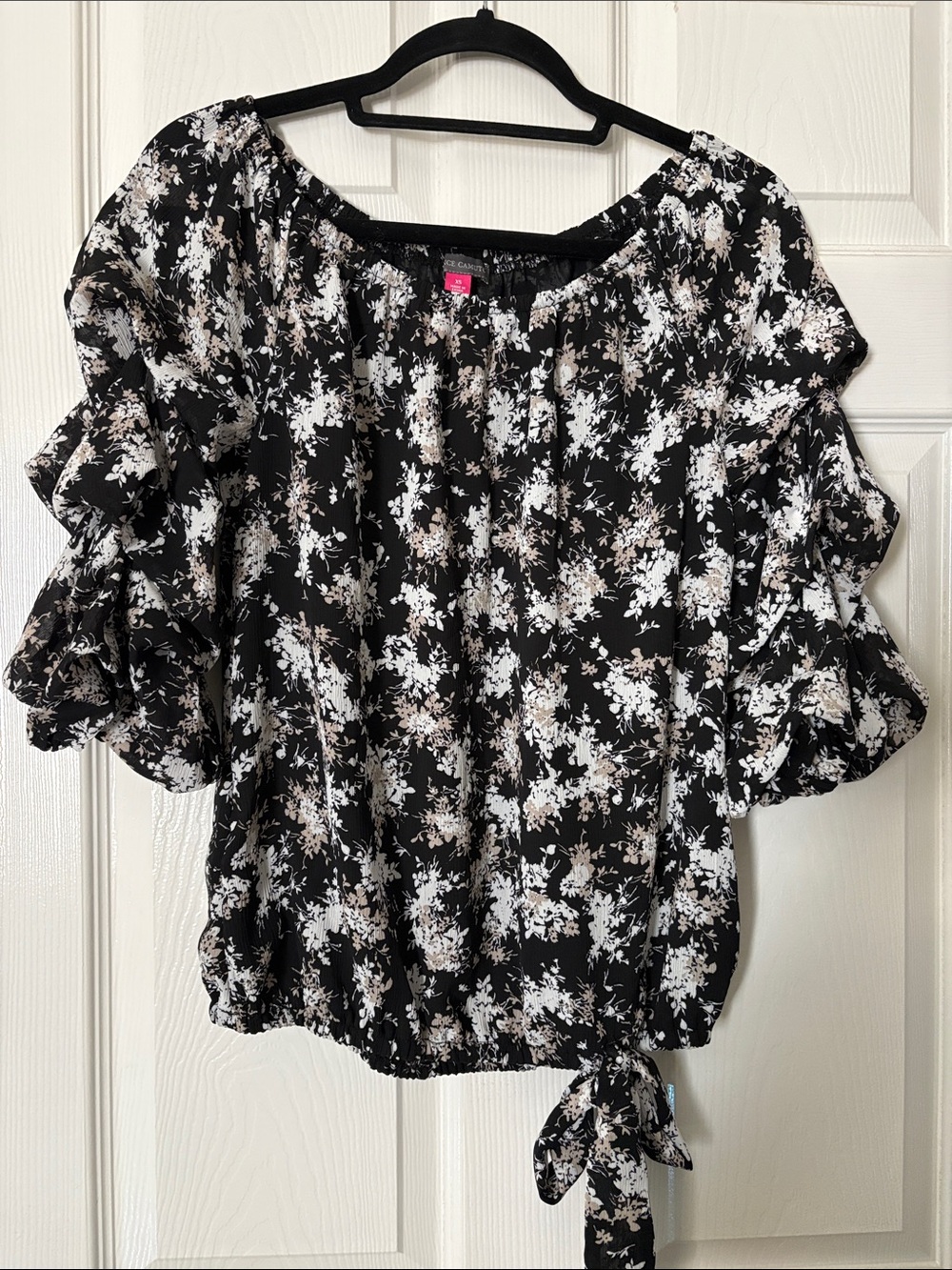 Vince Camuto Black White Floral Tie-Hem Ruffle Blouse